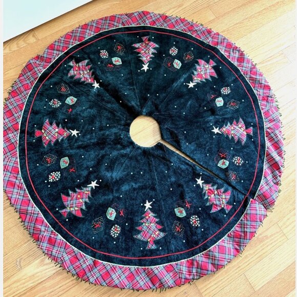 Christmas Tree Skirt Green Velvet Beaded Embroidered Fringe Large 47" - Picture 3 of 5